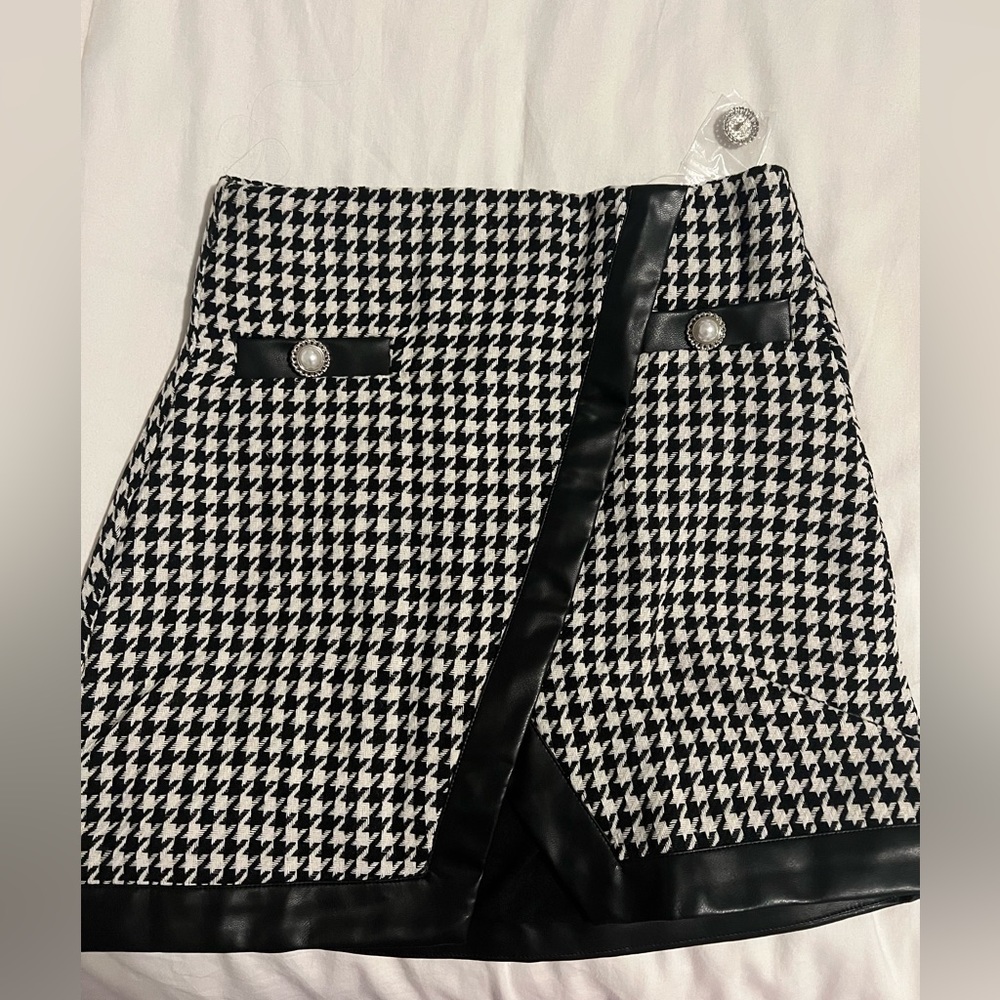 black and white printed skirt